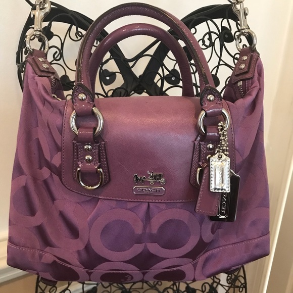 Coach Handbags - COACH HANDBAG